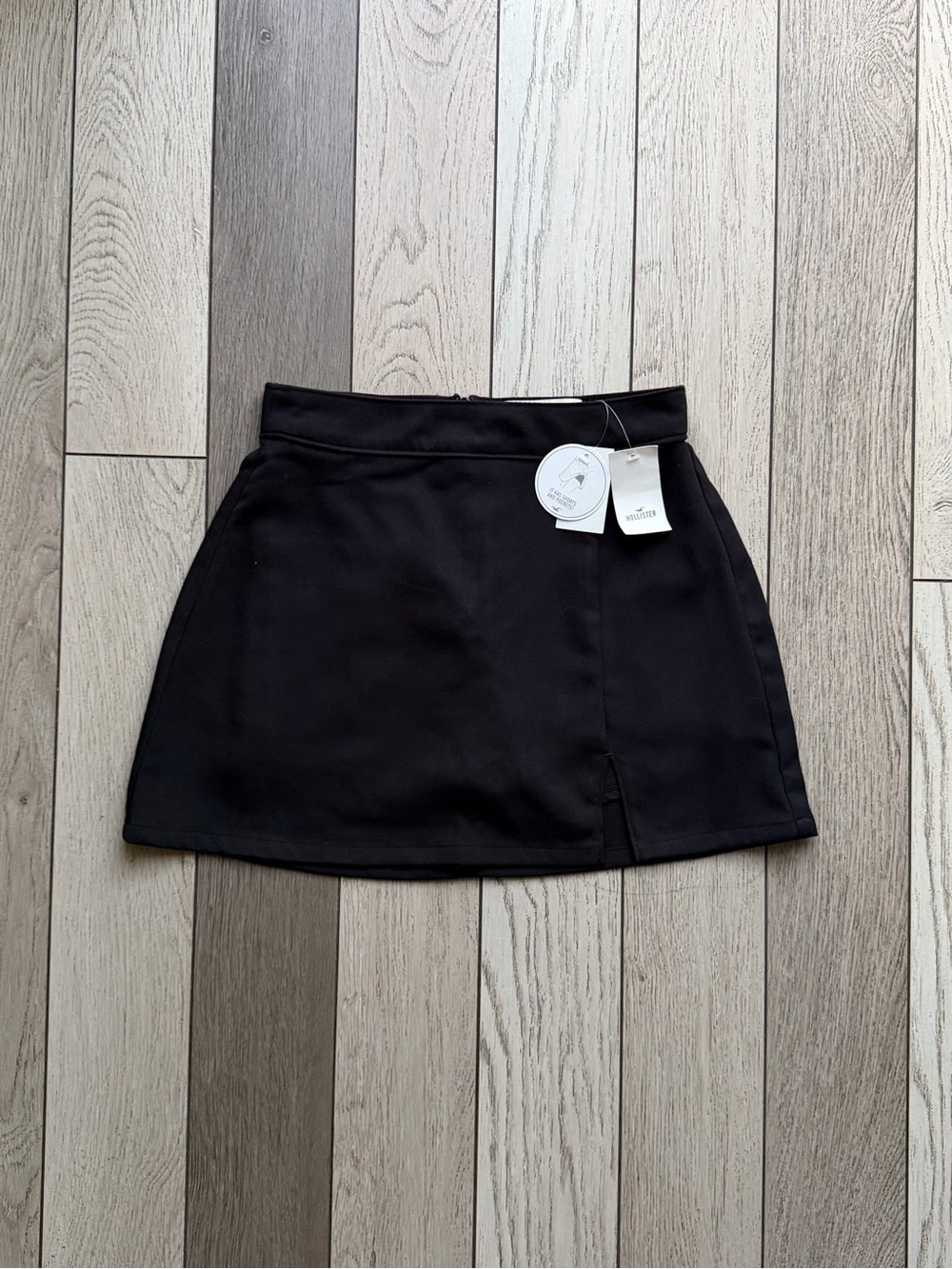Hollister Black Mini Skirt with Front Slit NWT Size XS